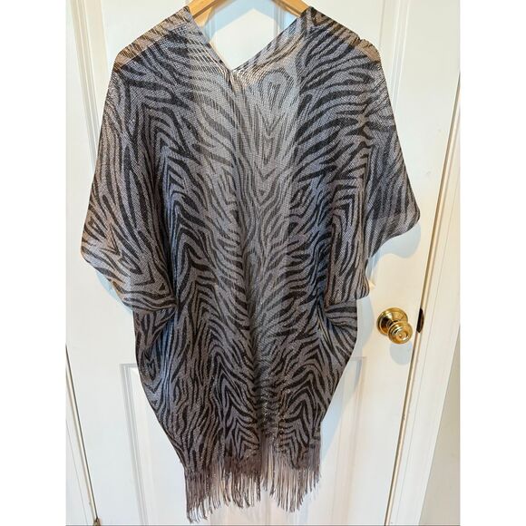 Grey Zebra Print Poncho/Shawl - Picture 6 of 9